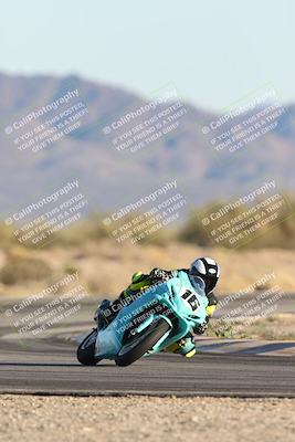 media/Dec-07-2025-CVMA (Sun) [[3e7d2de5dc]]/Race 16-Formula Middleweight/